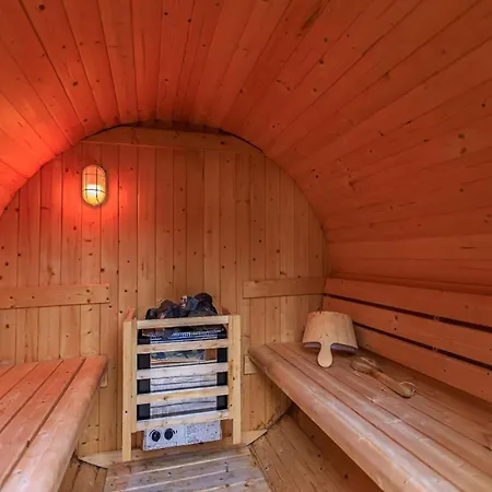 Holiday home In Mit Grosser Terrasse